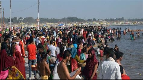 Magh Mela Prayagraj Devotees Gathered To Take A Dip In Sangam On