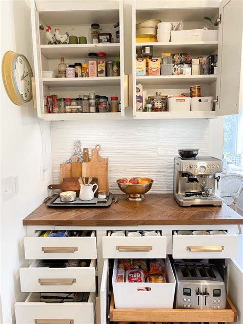 Organized Kitchen Drawers