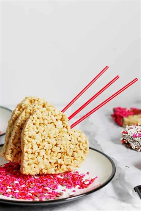 Heart Shaped Rice Krispie Pops The Thirsty Feast By Honey And Birch