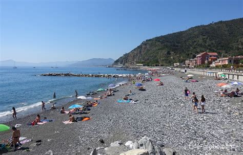 Bay of the Fables, Sestri Levante (Baia delle Favole): beaches ...