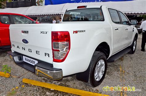 Ford Ranger Double Cab 2 2L XLT HP 4x2 Hi Rider AT 2017 ราคา 879 000