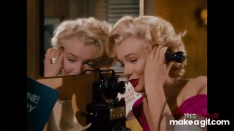 Marilyn Monroe Ana De Armas Side By Side Blonde Vs Real Life