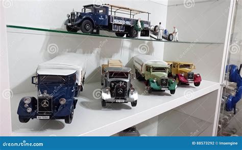 Mercedes Benz Lo2750 Transporters Scale Model Cars In Display Editorial