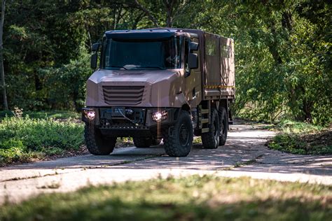 Frances New Military Trucks Can Form A Convoy With Just One Driver