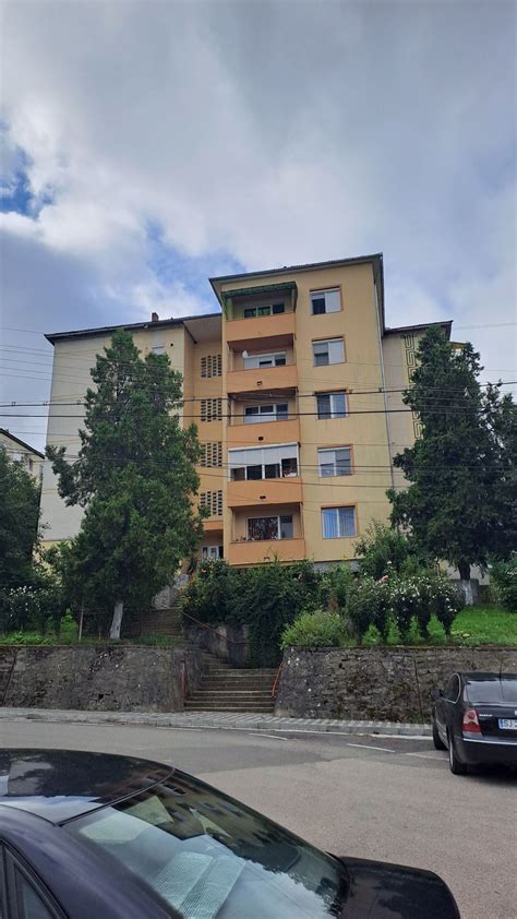 V Nd Apartament Cu Camere Cehu Silvaniei Olx Ro