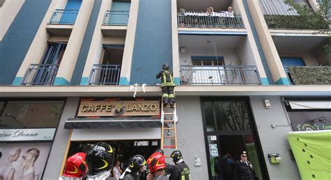 Milano Ferisce In Casa La Compagna Alla Gola A Cologno Monzese Enne