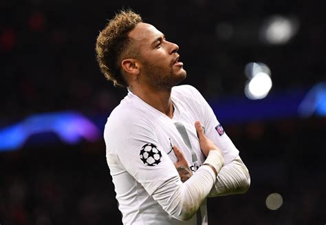 Manchester United And Chelsea Are You Listening Paris Saint Germain Forward Neymar Teases