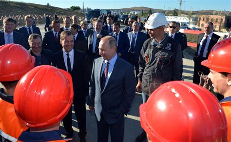 Осмотр участка строительства Крымского моста • Президент России