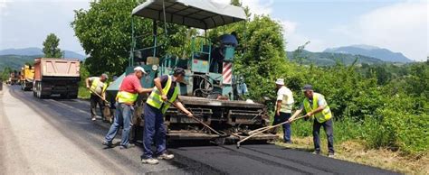 Dacă drumul către Mănăstirea Horezu se modernizează lucrările de