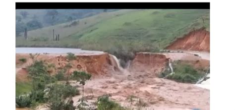 Rompimento De Barragens Provoca Inunda O Destr I Casas E Deixa