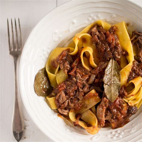 Beef And Pancetta Ragu With Red Wine Recipe Crockpot®