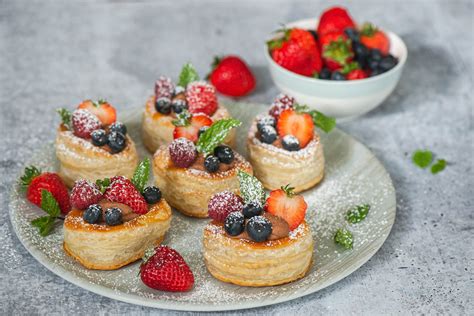 Chocolate Cream Volovanes with Berries - Nibbles and Feasts