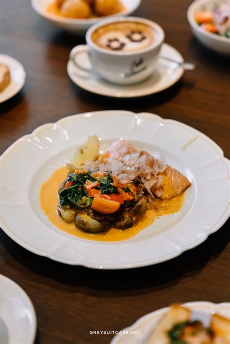 Café Kitsuné Pik Avenue — Greysuitcase