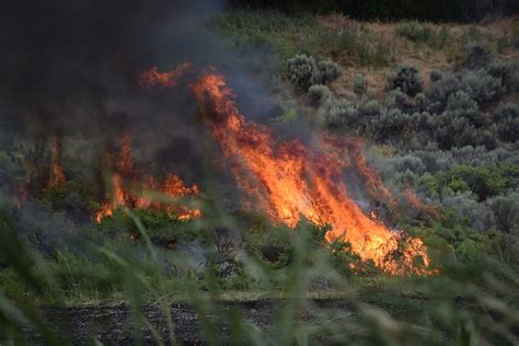 Mlfd Gcfd5 Respond To Fire Behind Safeway In Moses Lake Columbia