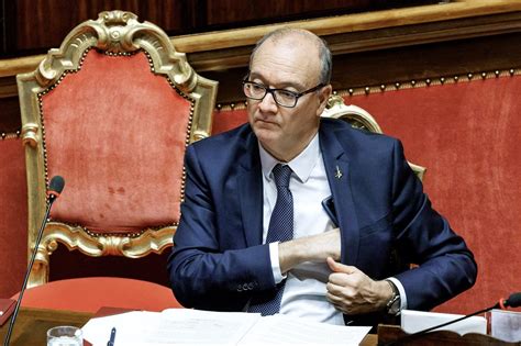 Il Piano Del Governo Meloni Per Alzare Gli Stipendi Agli Insegnanti