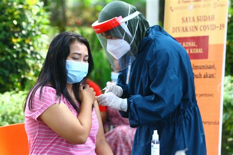 Bantu Vaksinasi Covid Tni Rekrut Ribuan Relawan