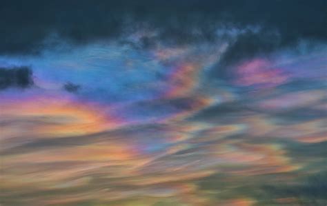 Rare. Polar Stratospheric Clouds over UK | Metabunk