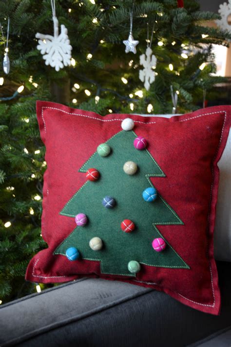 Felt Christmas Tree Pillow With Pom Poms • Weallsew • Bernina Usas