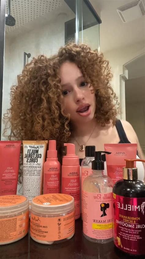 How I Avoid Frizz On My Curly Hair In 2024 Curly Hair Trends Curly