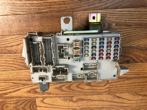 2002 2006 Toyota Camry Oem Fuse Relay Box Cabin Junction 82730 06040 A Ebay