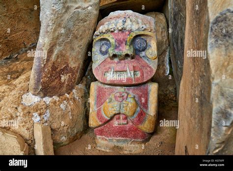 El Purutal Figura Tallada En Piedra Pintada De Una Cultura