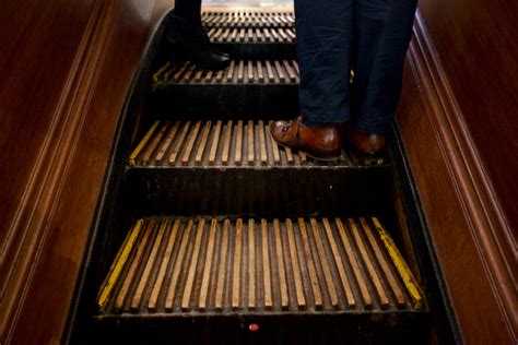 Latest Miracle on 34th Street: Macy’s Keeps Wooden Escalators - The New York Times