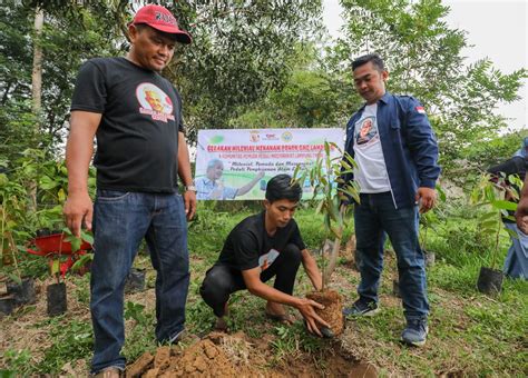 Ganjar Milenial Gelar Aksi Penanaman Massal Untuk Lestarikan Lingkungan