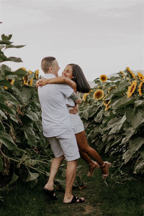 Vancouver Engagement Couple Photoshoot Sunflower Photoshoot