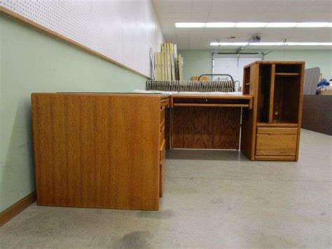 3 Pc. Oak "L" Shaped Office Desk - Oberman Auctions