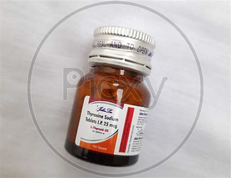 Image Of Closeup Of L THYROID 25 Or Thyroxoin Sodium 25 Mcg Johnlee