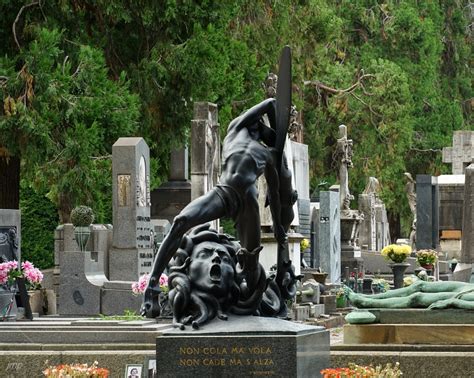 Paseo Fotogr Fico Por El Cimitero Monumentale Di Milano Cementerio