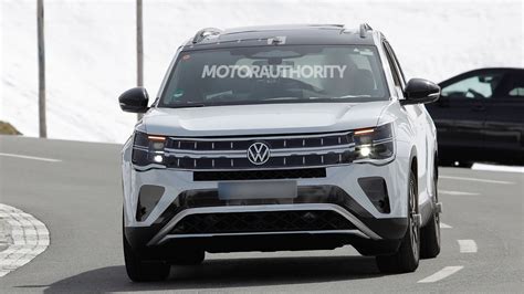 Volkswagen Atlas Caught On Video