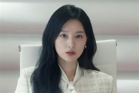 Kim Ji Won La Reine Des Larmes S Est Entra N E Pour Devenir Une