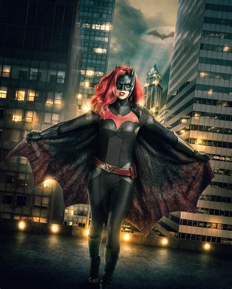 First Photo Of Ruby Roses Batwoman Costume Unveiled By Cw