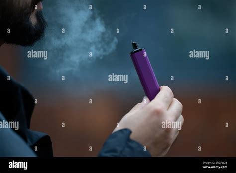 London Uk 8 August 2023 A Man Vaping Local Councils Are Calling For