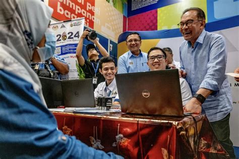 Galeri Gambar Pm Anwar Turun Padang Ke Mydin Meru Ipoh