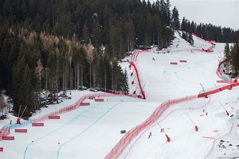 Mondiaux De Ski Alpin Deux Pistes Dans La Course Aux M Dailles