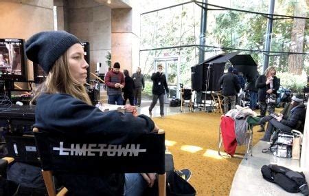 Behind-The-Scenes of Jessica Biel's New Facebook Show 'Limetown'