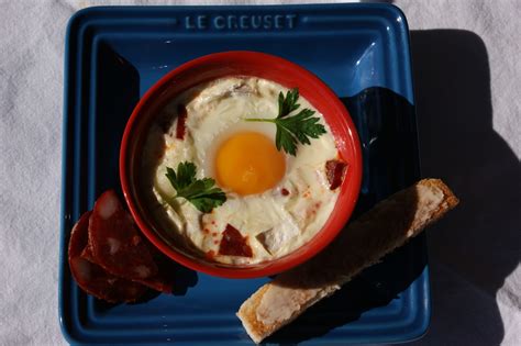 Œuf cocotte chèvre et chorizo Cuisine des Basques