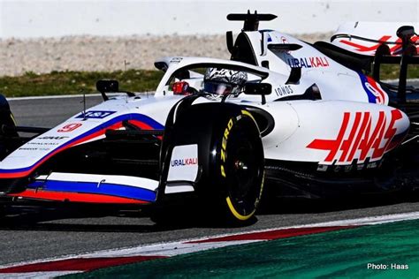 Haas' 2022 F1 Car Makes Track Debut In Barcelona | atelier-yuwa.ciao.jp