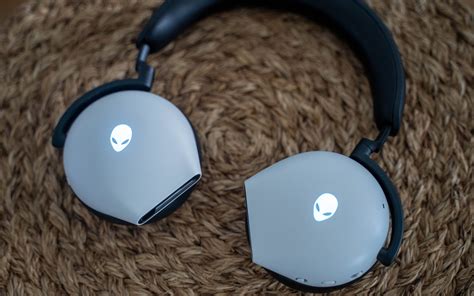 Alienware AW920H Gaming Headset Review Decent All Rounder Can Buy Or Not