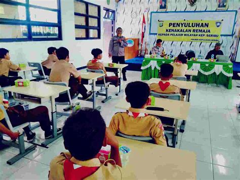 Gelar Penyuluhan Di SMPN 285 Pulau Untung Jawa Sat Binmas Polres Kep