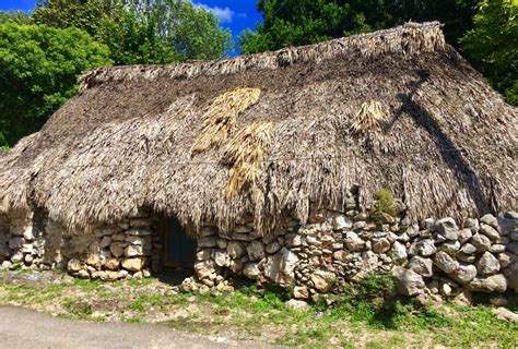 What are Mayan houses like? We show you inside and explain them