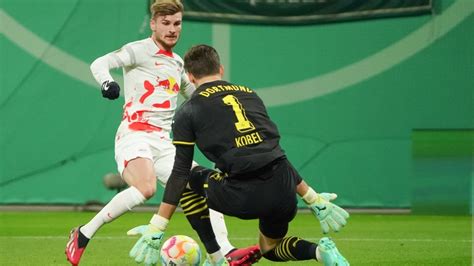 Dfb Pokal Rb Leipzig Gewinnt Gegen Ein Entt Uschendes Borussia