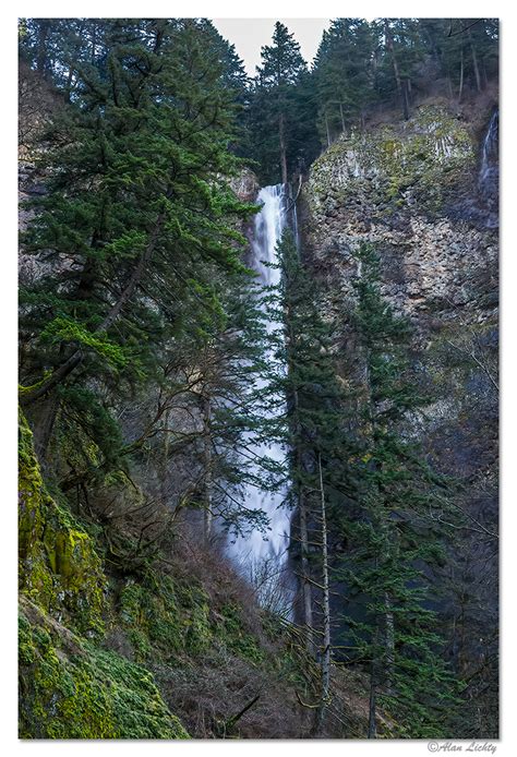 Upper Multnomah Falls Focal World