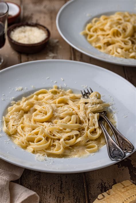The Original Fettuccine Alfredo Fettuccine Al Burro Olivias Cuisine