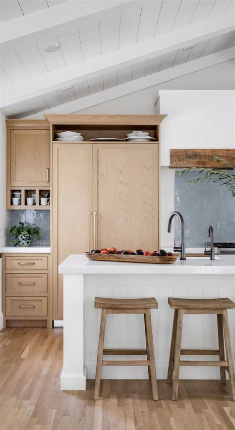 12 Beautiful Examples Of Kitchens With White Oak Cabinets Jenna Kate