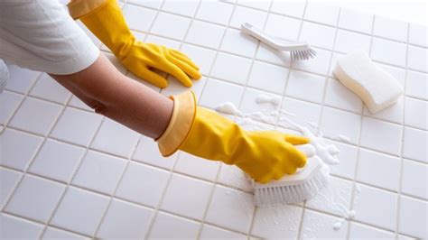 Descubre cómo limpiar los azulejos del baño