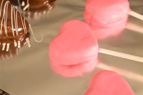 Heart Shaped Cake Pops « Cake by the Cup Blog