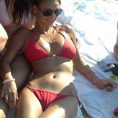 10 Hot Sexy Sharon Den Adel Bikini Pics